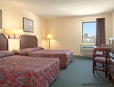 Red Roof Hotel 2*